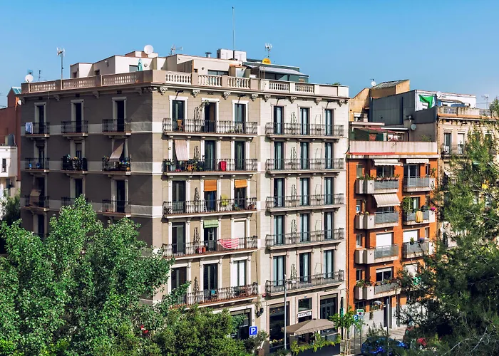 Top-Rated Hotels in Barcelona's Vibrant Districts